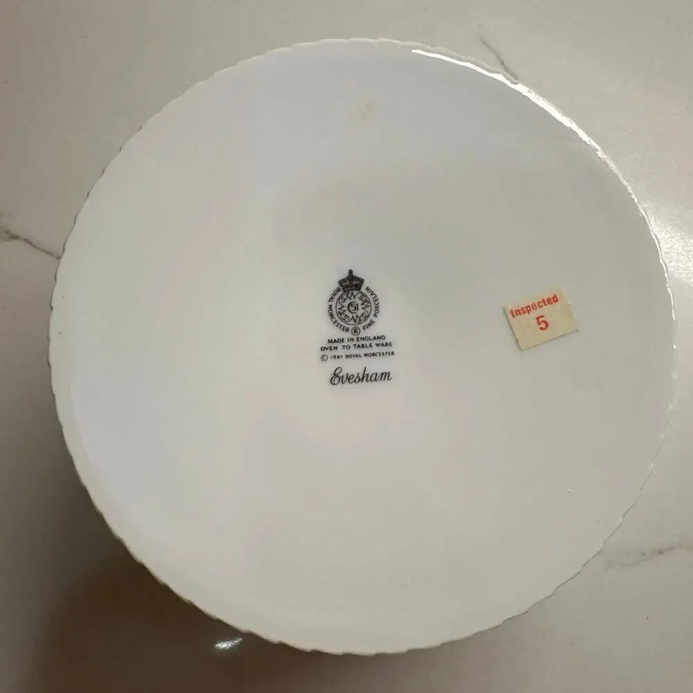Royal Worcester Evesham Gold Souffle Dish 5.5” Fine Porcelain England
